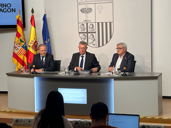 Presentación del Plan de Sostenibilidad Social del Turismo en Aragón por representantes institucionales