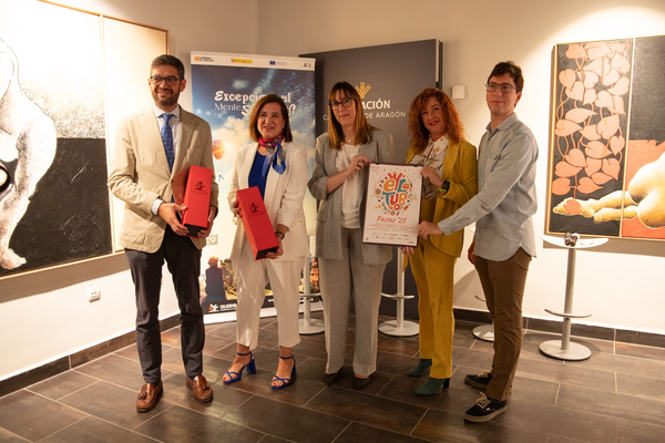 Presentación oficial de las Fiestas del Tubo 2025 en Zaragoza con participantes y organizadores