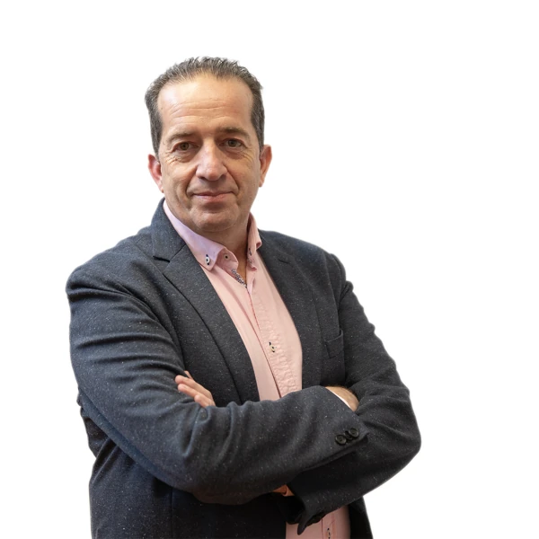 Jesús Tolosana, referente de la pastelería artesana aragonesa y creador de la Trenza de Almudévar, galardonado con la Placa al Mérito Turístico de Aragón 2025. ￼
