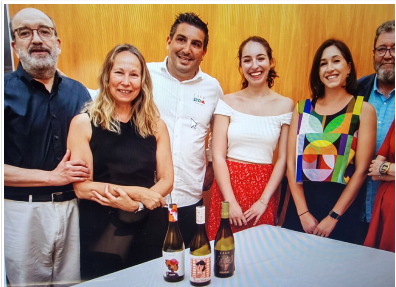 Presentación del nuevo Care Nouveau 2025 en el taller de Prokö Complementos junto a su diseñadora Laura Montes.