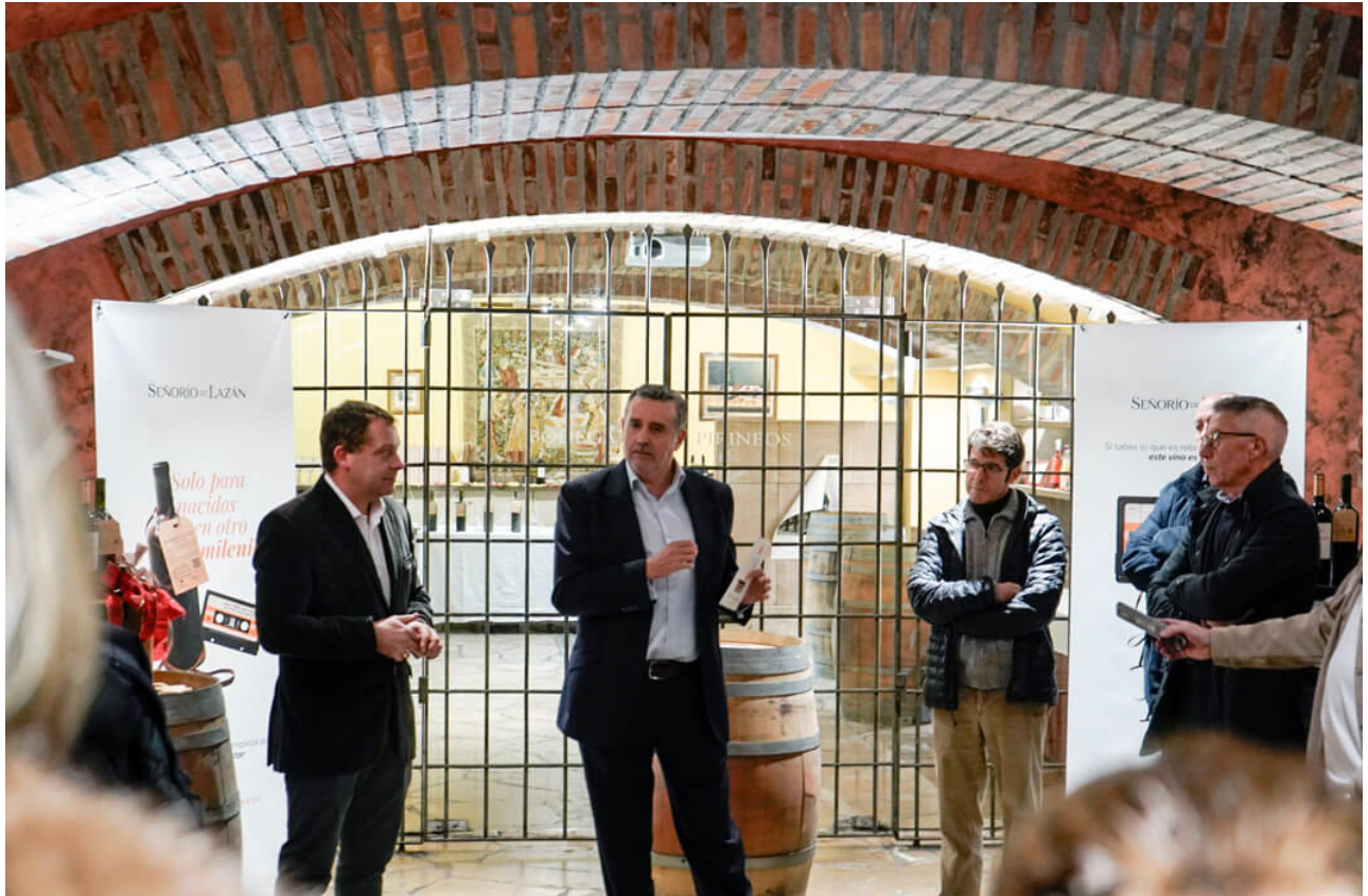 Acto de presentación de las añadas 1998 y 1999 en Bodega Pirineos

