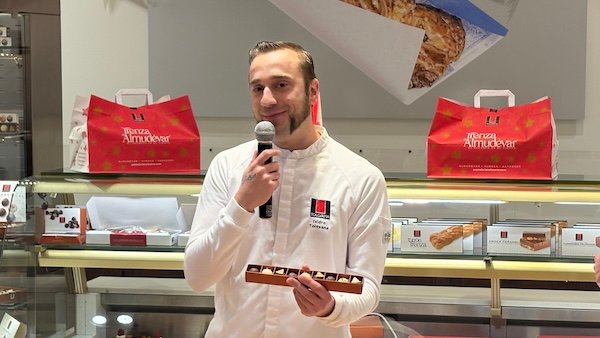 Isidro Tolosana presentando las nuevas trufas 2025