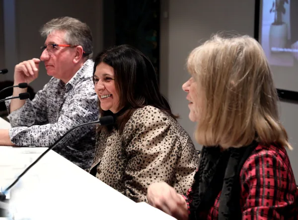 Momento de la intervencion de Marisa y David, propietarios de La Prensa