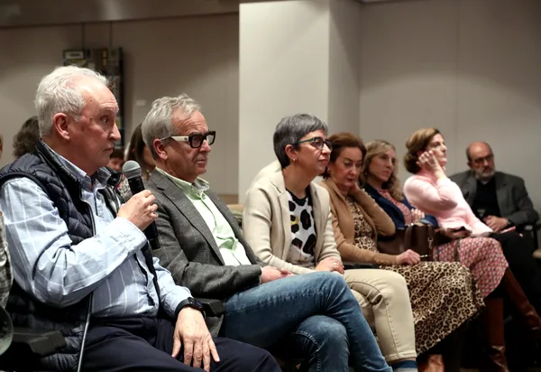 Preguntas de los asistentes