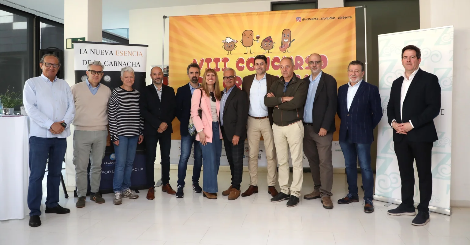 Organizadores, patrocinadores y colaboradores del concurso de croquetas Zaragoza 2026 en la presentación oficial.