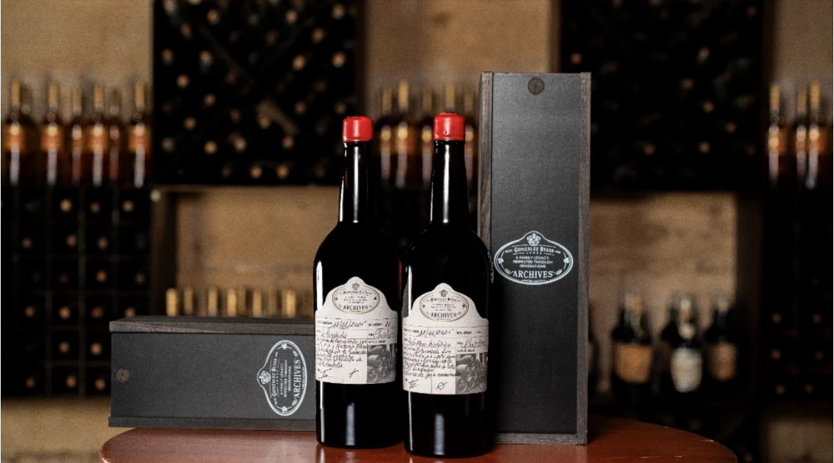Selección de algunas de las referencias históricas conservadas en el botellero de González Byass.