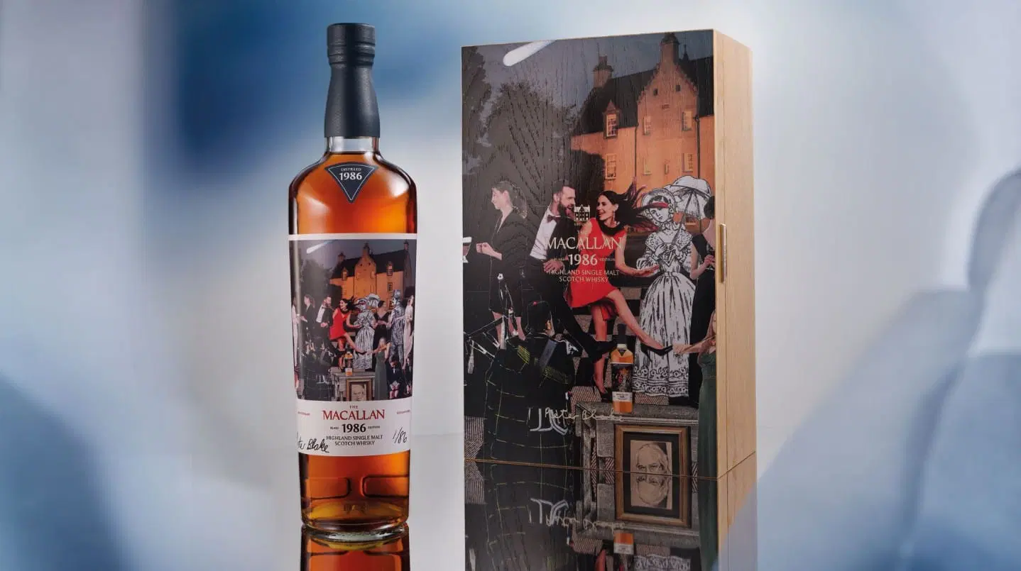 he Macallan Romantica Collection 1986 junto a su estuche artístico de edición limitada.