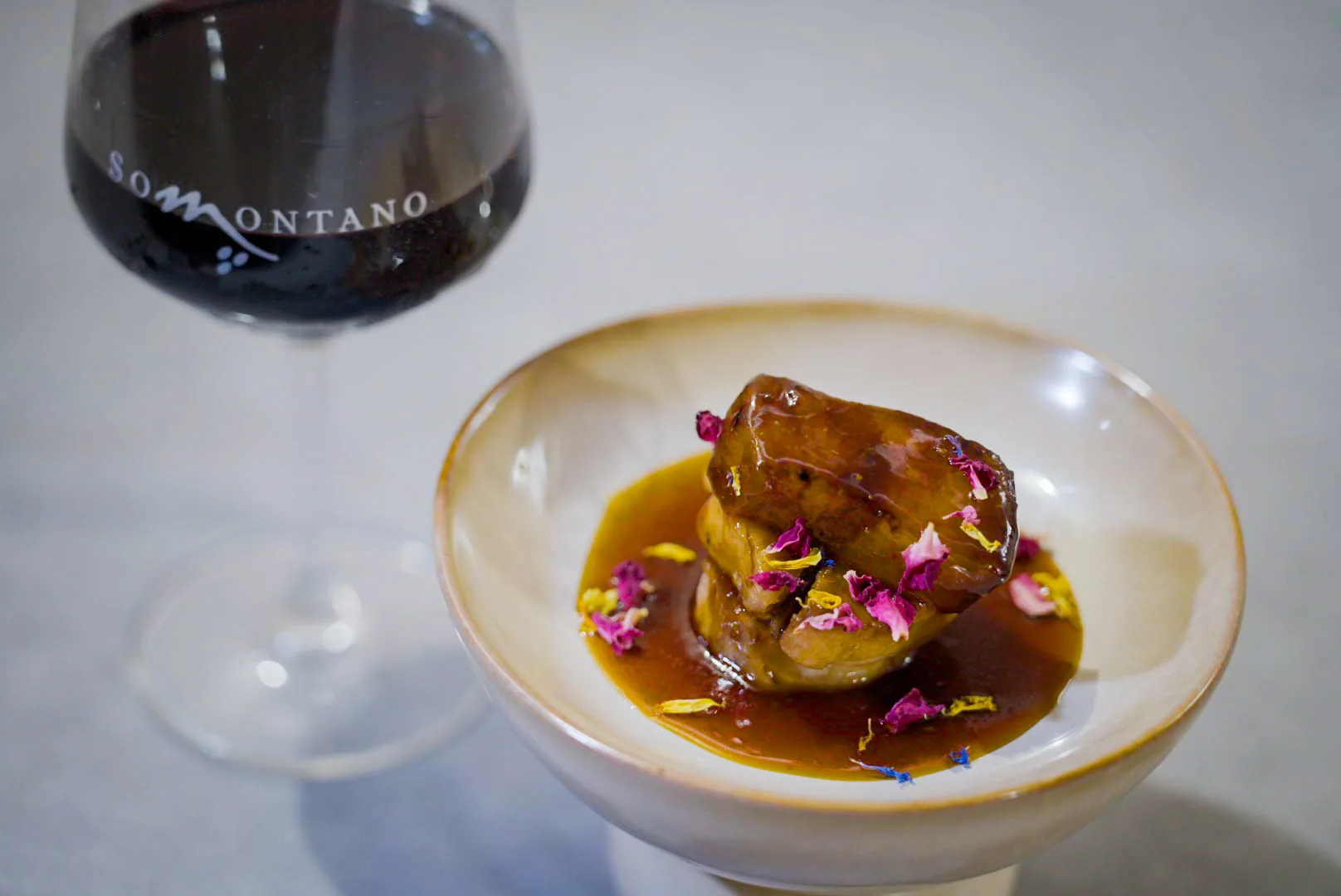 Melosa papada y oscense pollito, tapa ganadora del Festival Vino Somontano 2026 de Las Torres”.