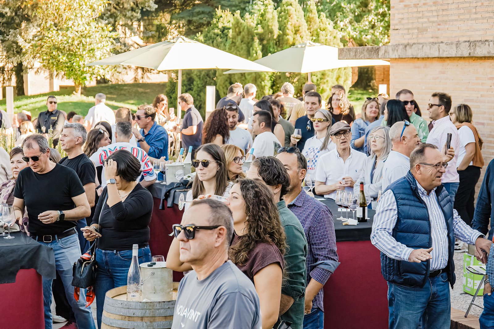 Público en la celebración de La Rematadura de Bodega Pirineos