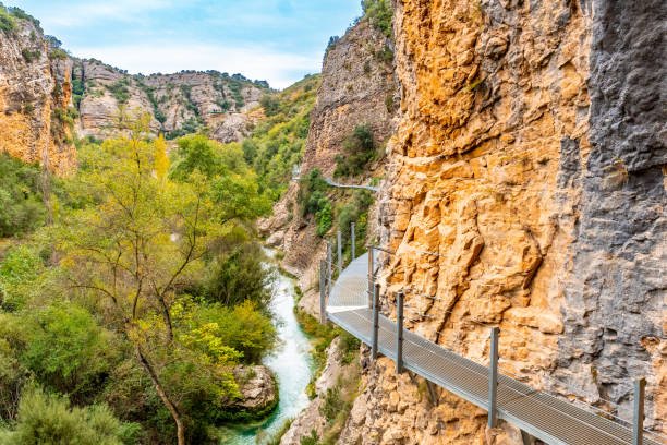 Pasarelas sobre el río Vero en Alquézar